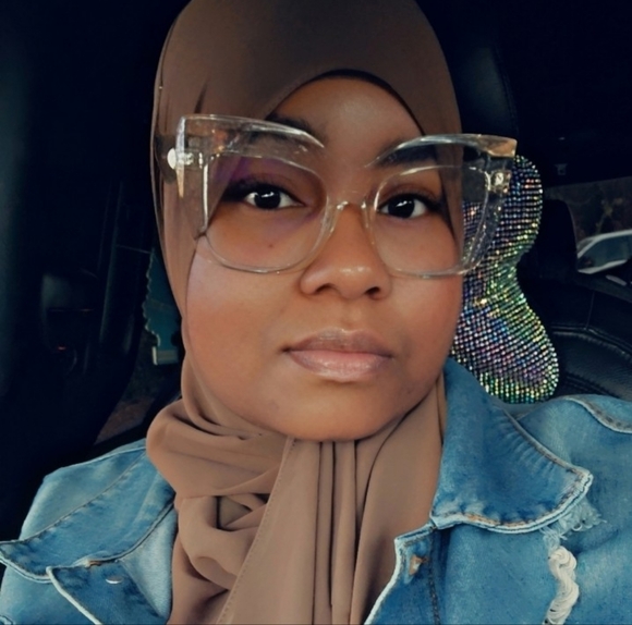 Meet Your POSHER, Mz Bree! - Picture 1 of 1